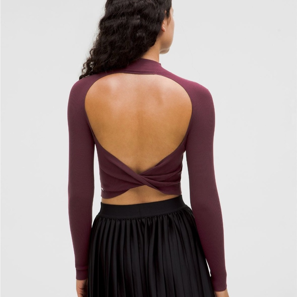 lululemon Ribbed-Knit Twist-Back Mockneck Sweater size 4 worn once color: garnet